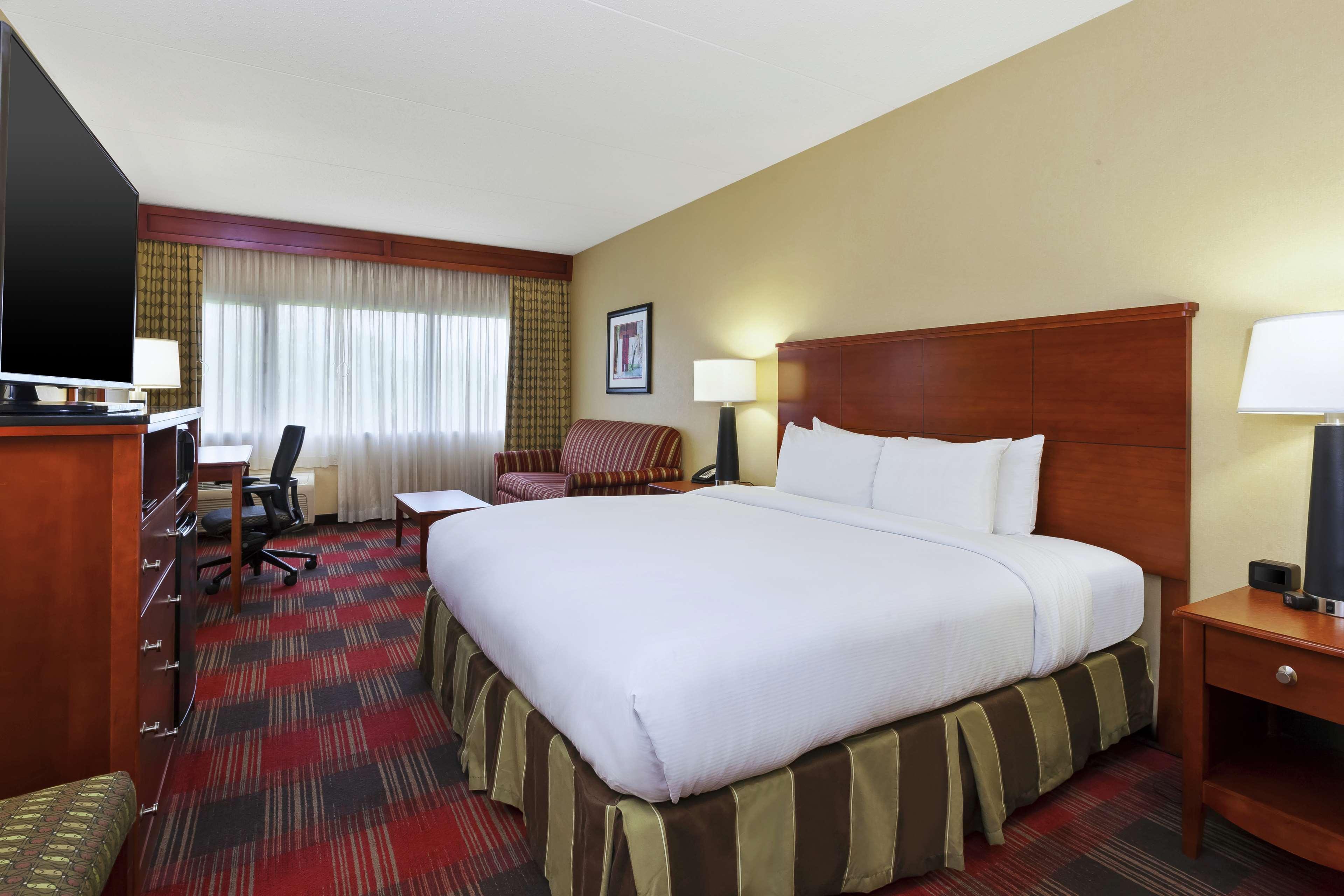 Doubletree By Hilton Holland Hotel Buitenkant foto
