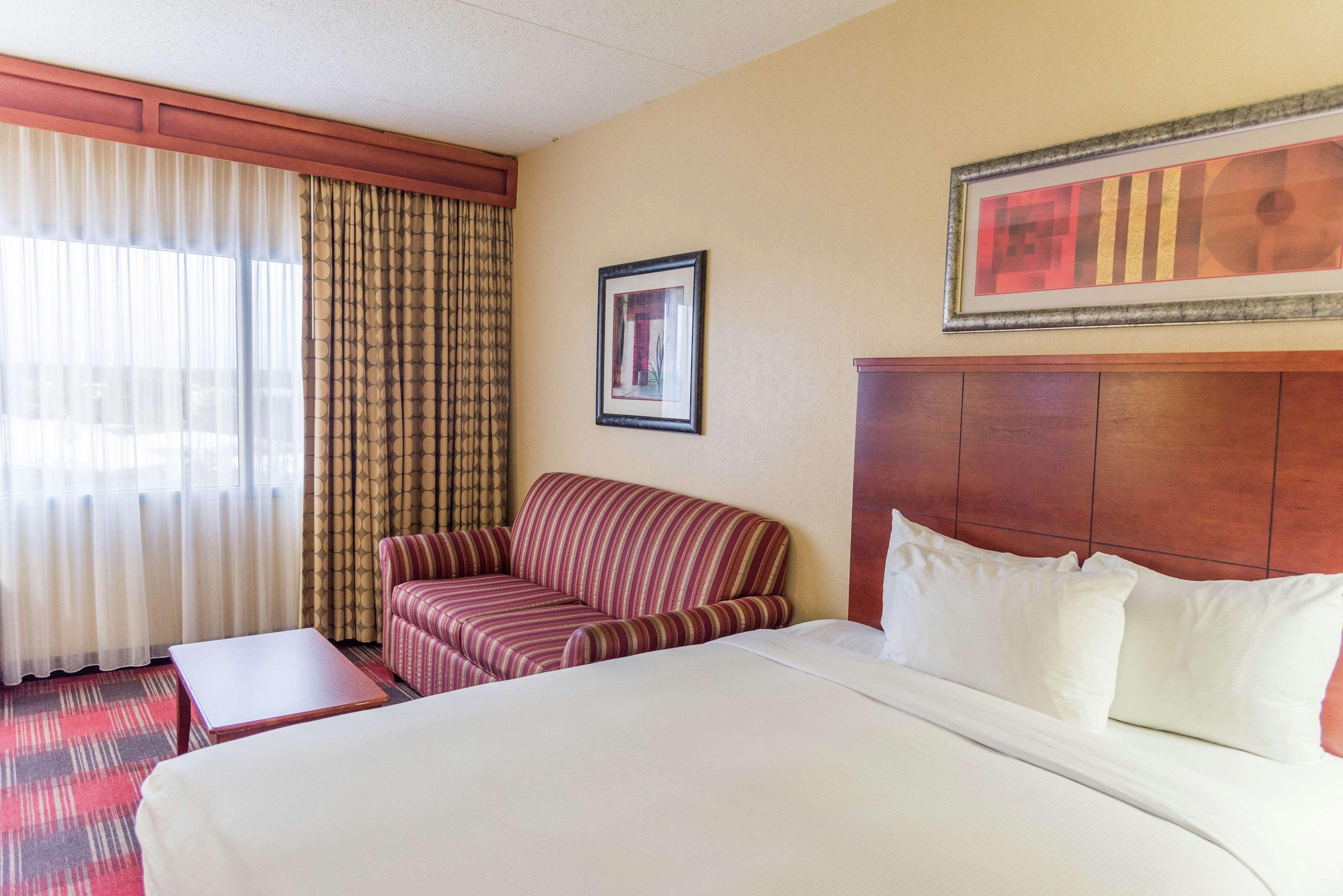 Doubletree By Hilton Holland Hotel Buitenkant foto