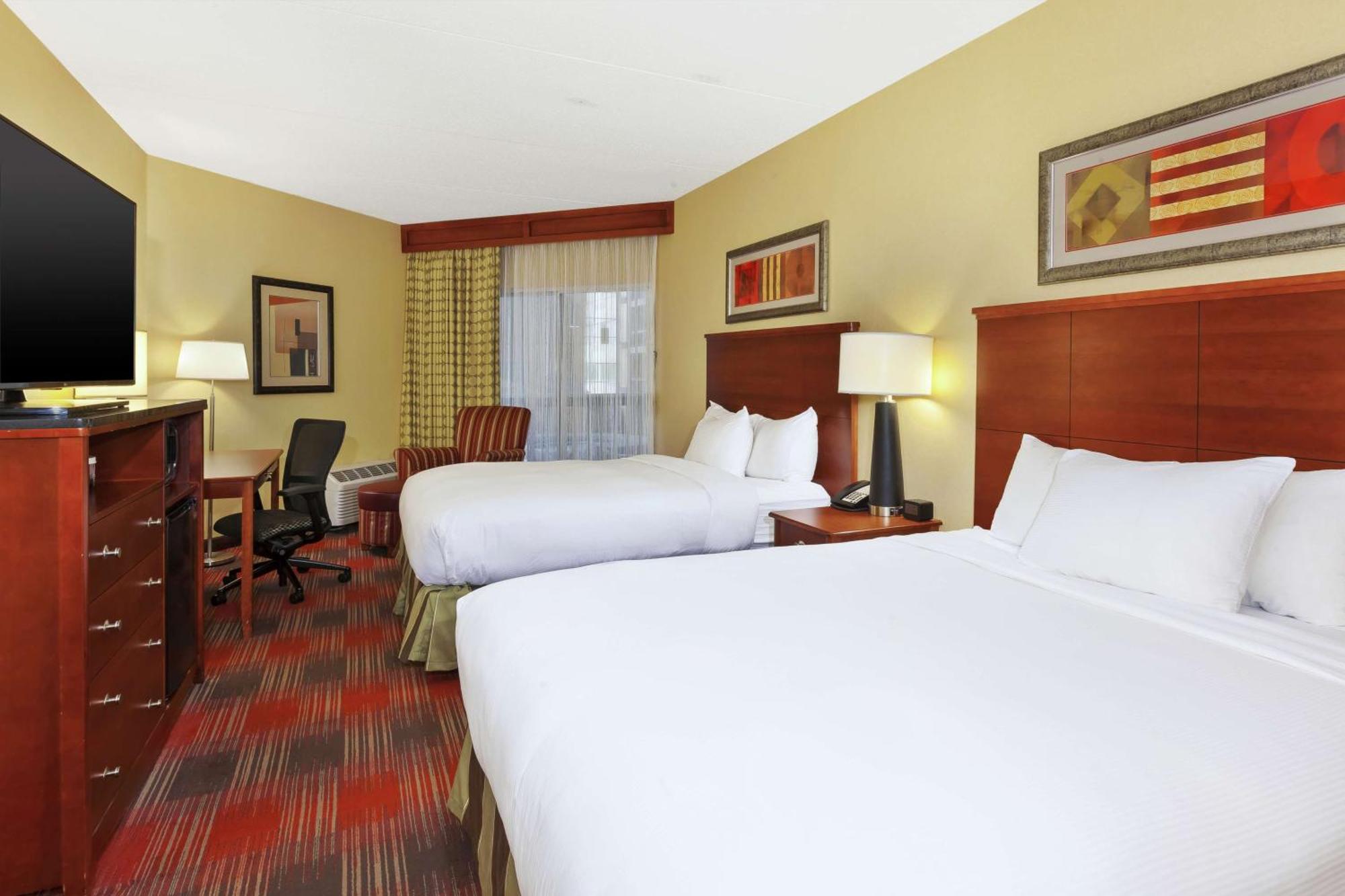 Doubletree By Hilton Holland Hotel Buitenkant foto