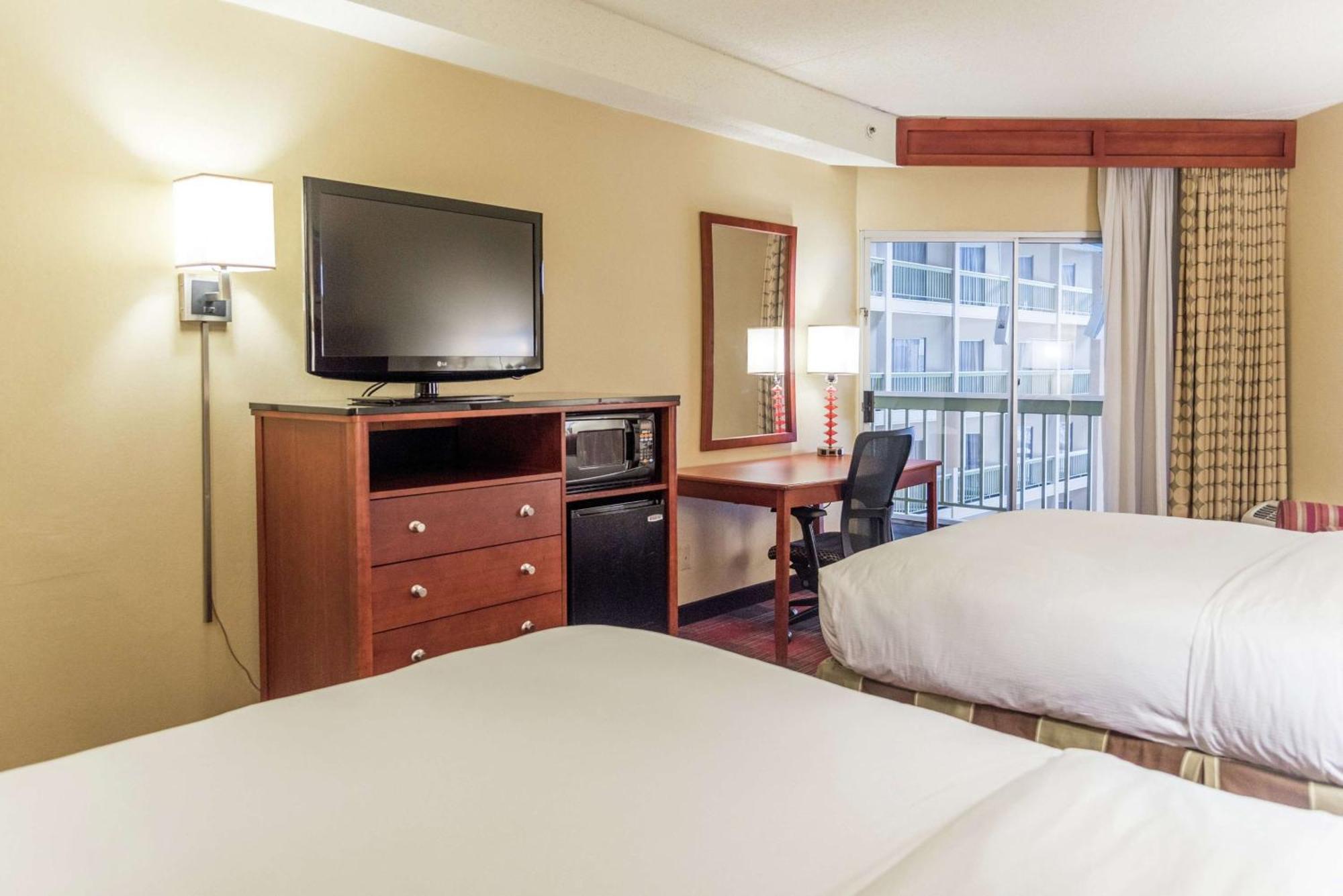 Doubletree By Hilton Holland Hotel Buitenkant foto