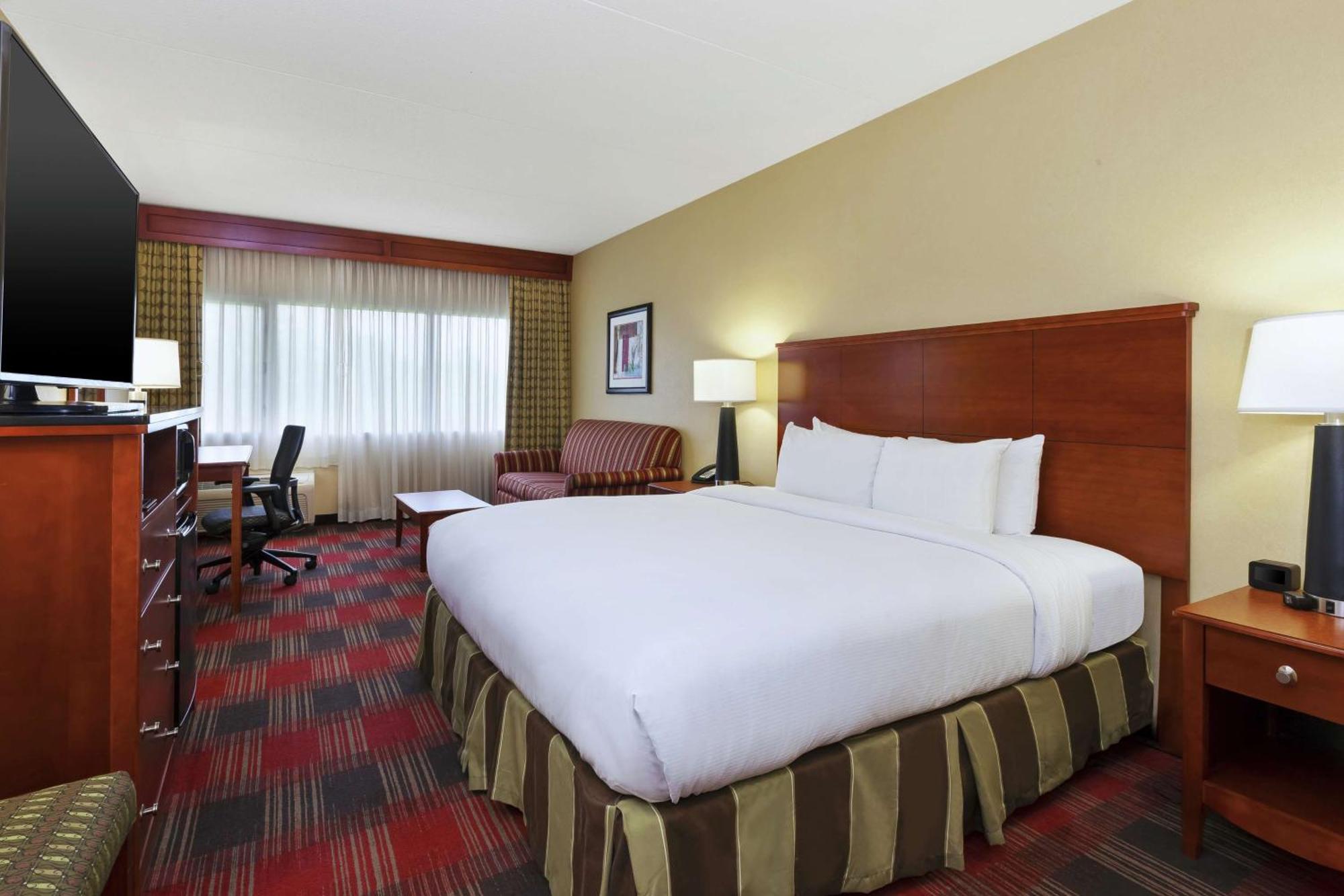 Doubletree By Hilton Holland Hotel Buitenkant foto