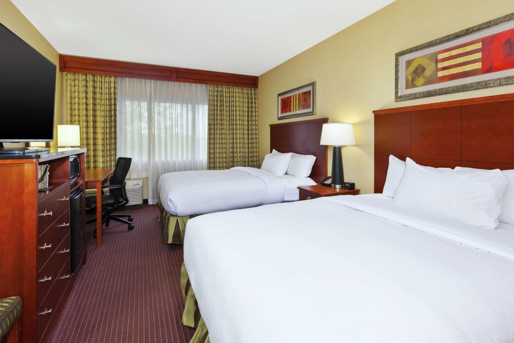 Doubletree By Hilton Holland Hotel Buitenkant foto