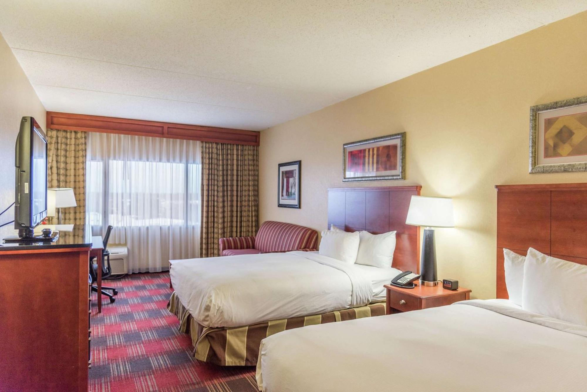 Doubletree By Hilton Holland Hotel Buitenkant foto
