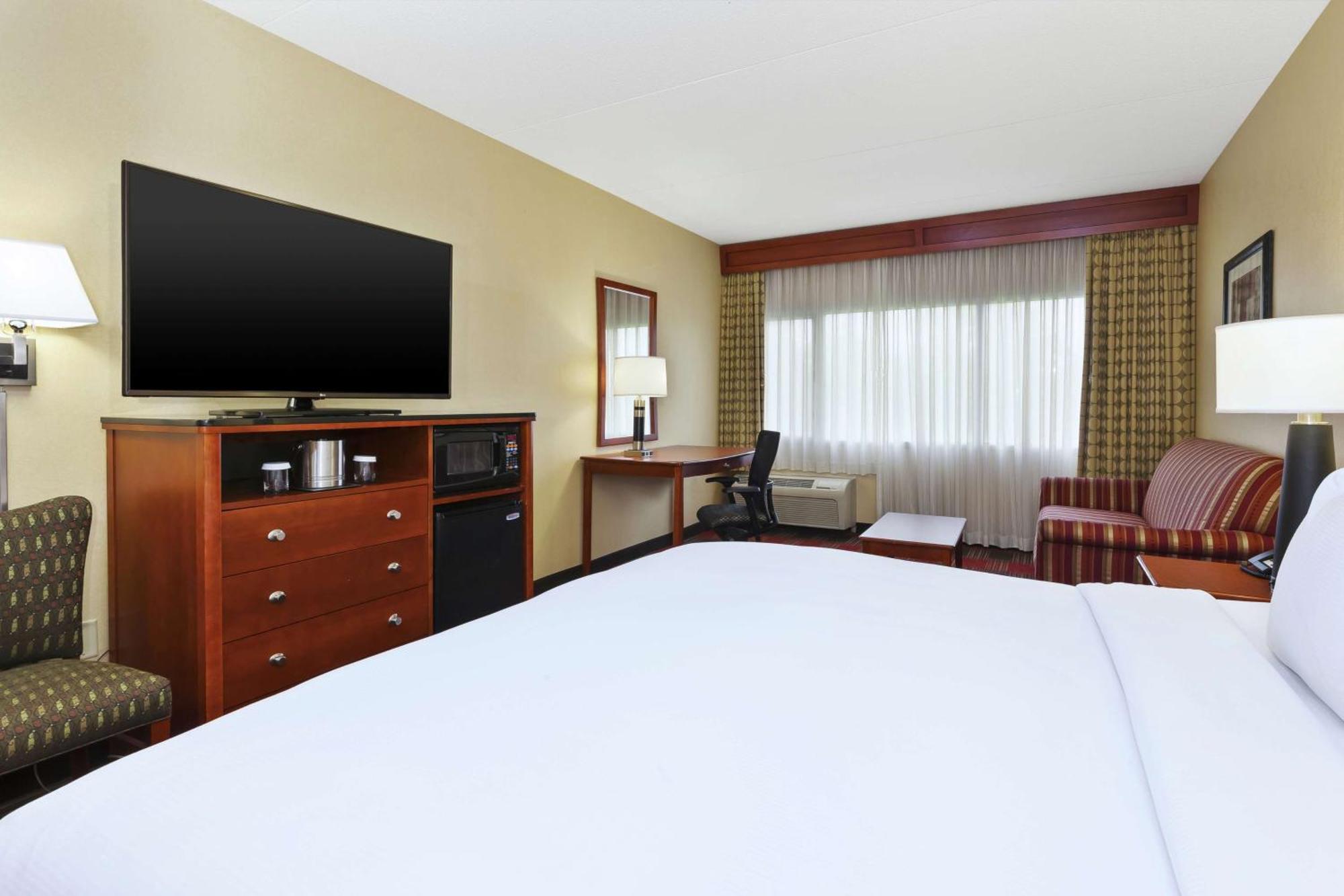 Doubletree By Hilton Holland Hotel Buitenkant foto
