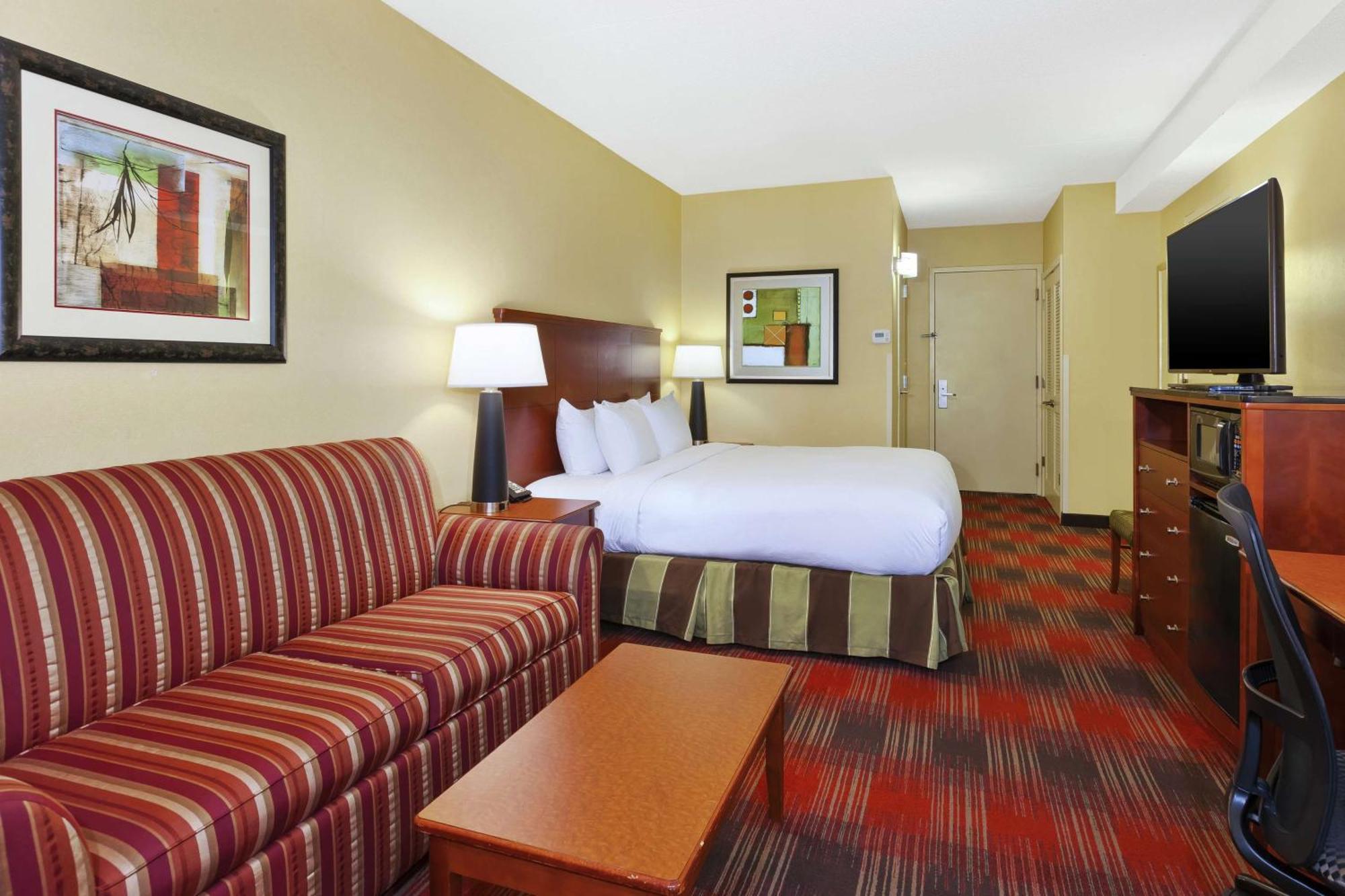 Doubletree By Hilton Holland Hotel Buitenkant foto