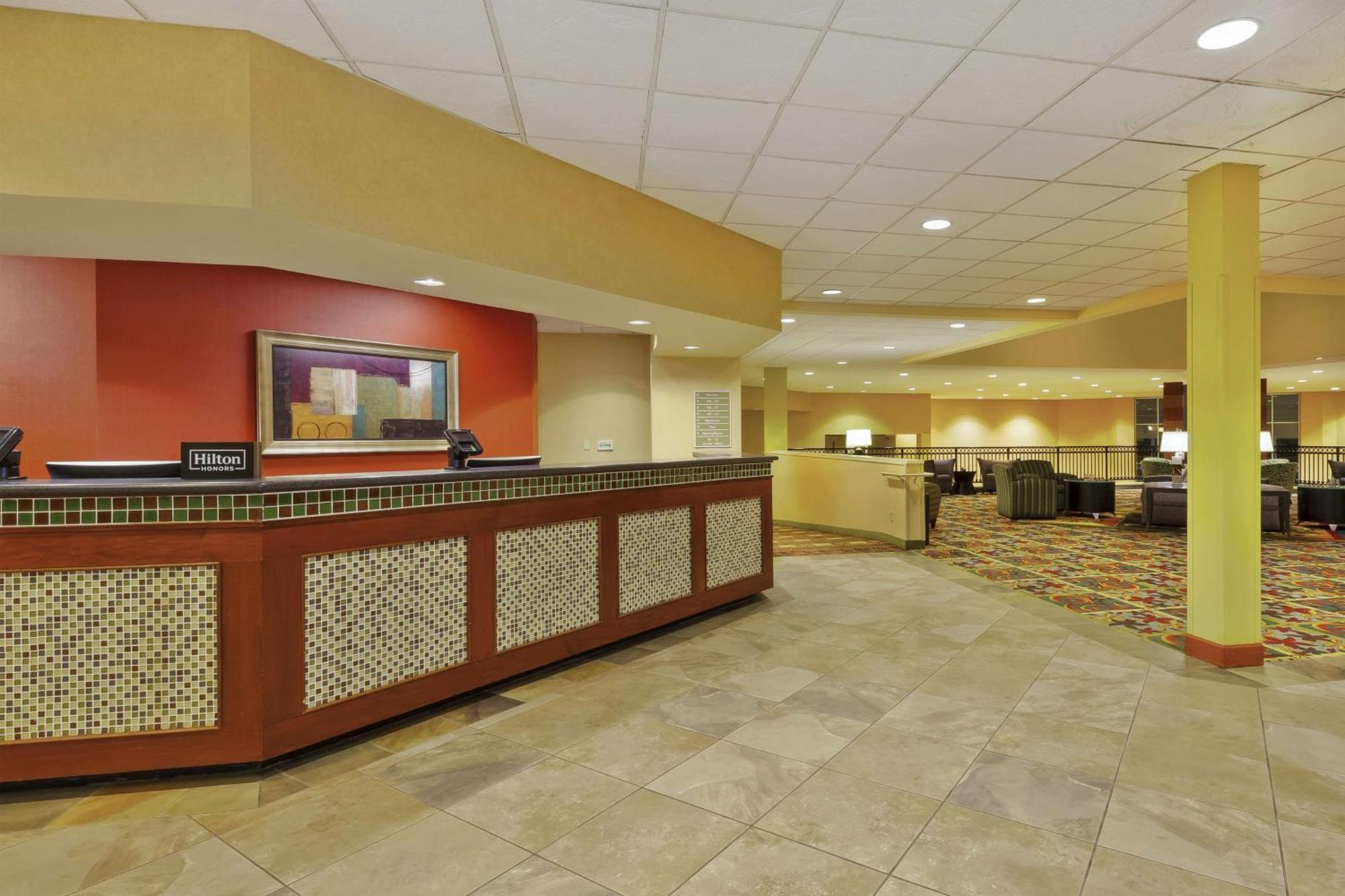 Doubletree By Hilton Holland Hotel Buitenkant foto
